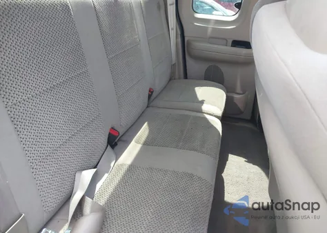 2002 Ford F-150 Xl/Xlt z USA, uszkodzony, nr VIN 1FTRX17242NB34886